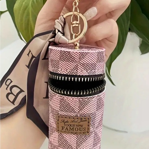 NWT pink windmill design lipstick/change case - Picture 2 of 3